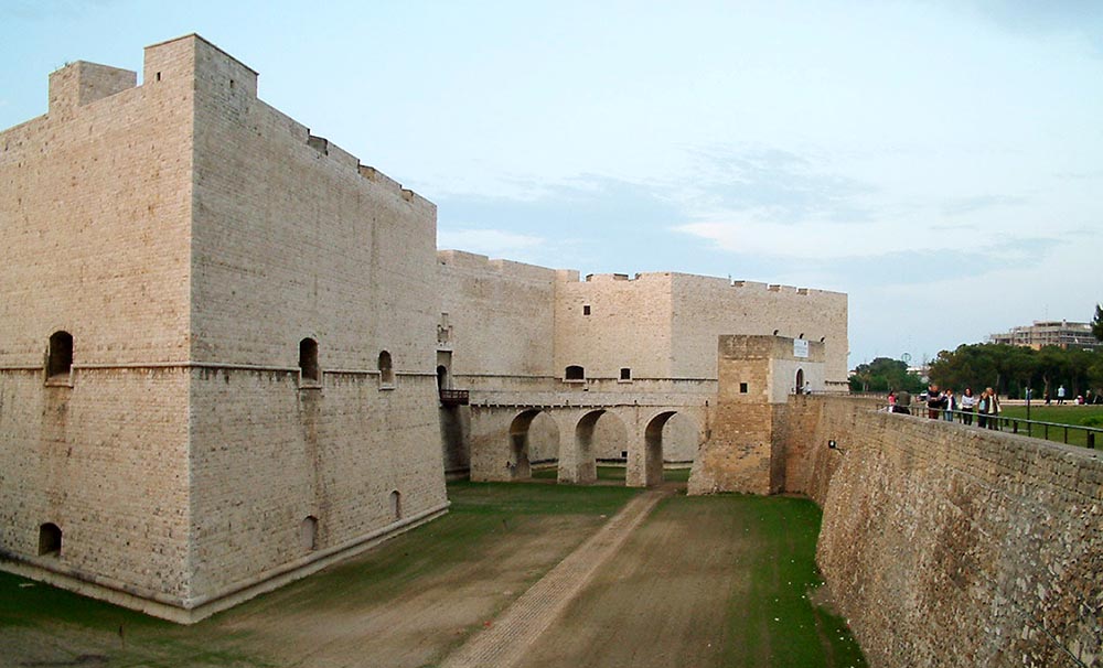 Castello di Barletta - Puglia Tour Guide